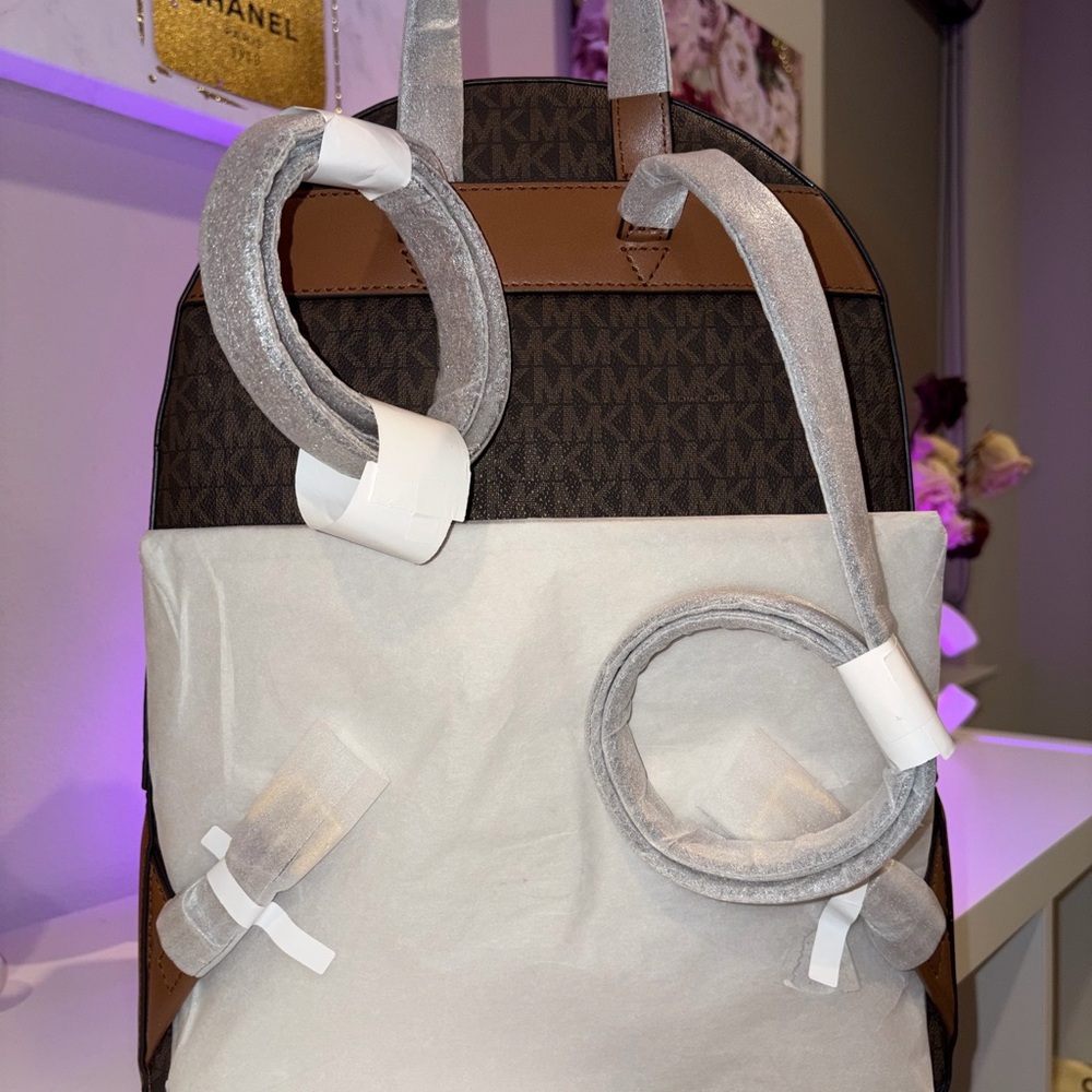 🏷️ NWT Michael Kors Jaycee MD Zip Pocket Backpack-Brown Signature MK Logo Luxe - Picture 8 of 15